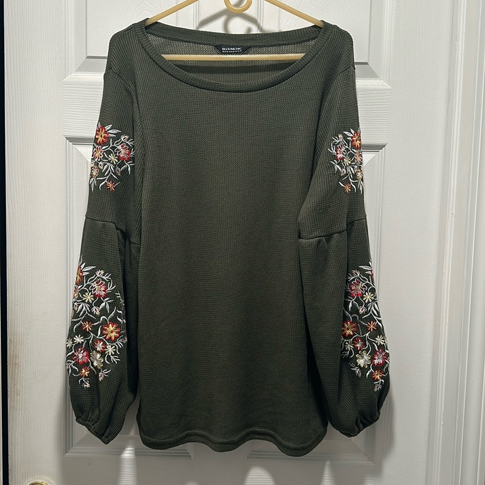Brand NewBloomChic Embroidered Waffle Shirt 14/16